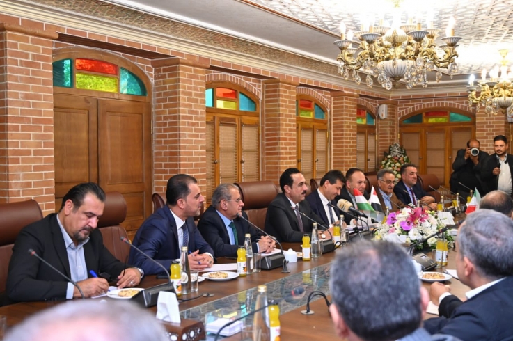 محافظ اربيل ومحافظ اذربيجان الغربية يبحثان تطوير الحركة التجارية والاقتصادية بين الجانبين