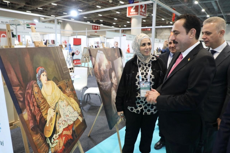 إسطنبول.. محافظ أربيل يزور معرضاً فنياً
