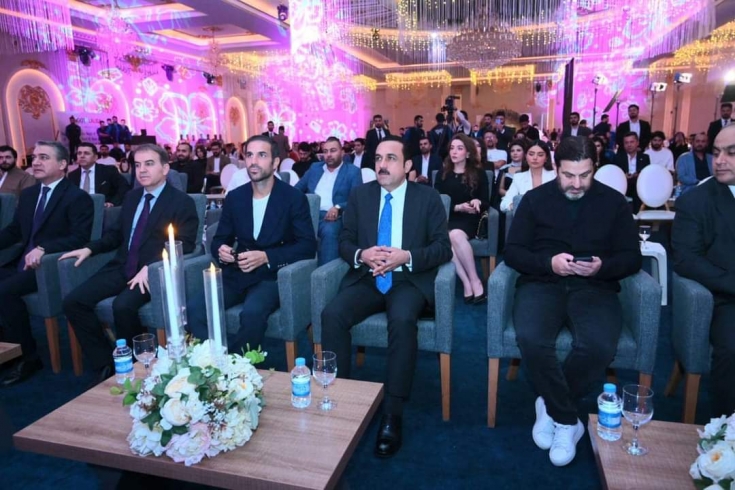 النجم السابق للمنتخب الإسباني وأندية برشلونة، أرسنال وتشيلسي، سيسك فابريغاس يصل الى اربيل