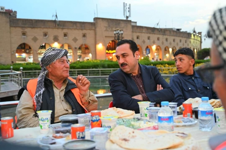 پارێزگاری هەولێر، بەربانگی لەگەڵ کرێکار و کارگوزارانی تەندروستی و شارەوانی و کاسبکارانی نێو بازاڕ کردەوە