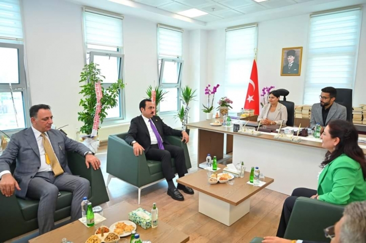 پارێزگاری هەولێر، لەگەڵ هاوسەرۆکانى شارەوانى جزیرێ كۆبووەوە