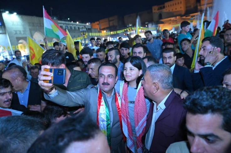 پارکی شار  یادی 16ی ئاب بەرز ڕاگیرا 
