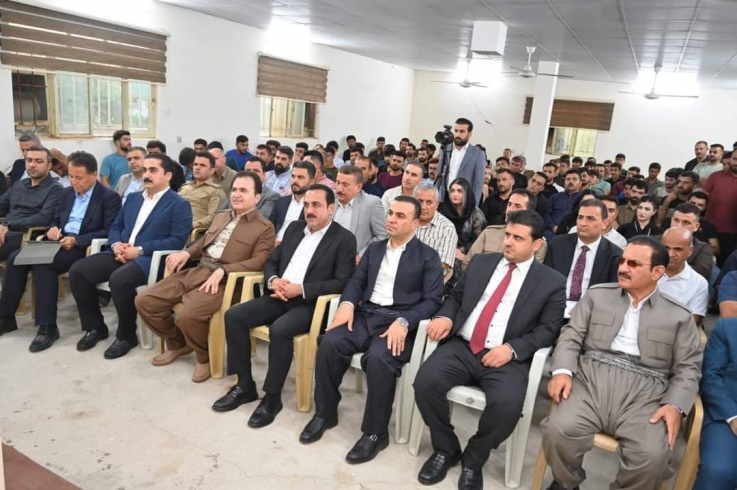 لە ناوەندی چالاکی و پێگەیاندنی لاوانی قوشتەپە، کۆبوونەوەیەک لەگەڵ (200) گەنجی کوڕ و کچی سنووری قەزاکە ئەنجامدرا