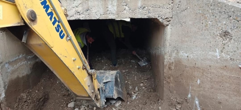 خاوێنکردنەوەی ئاوبار و قەسیس و پردەکان