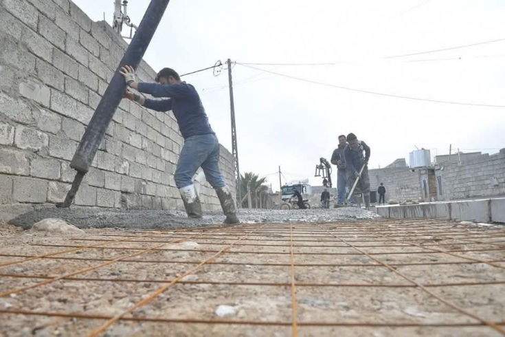 مەخموور..  کۆنکریتکردنی چەند شەقامێک