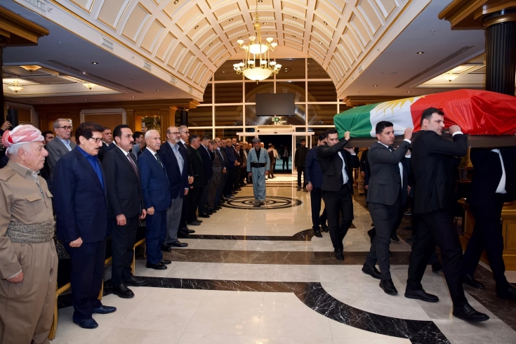بە ئامادەبوونی نوێنەری سەرۆک بارزانی، پێشوازیی لە تەرمی 