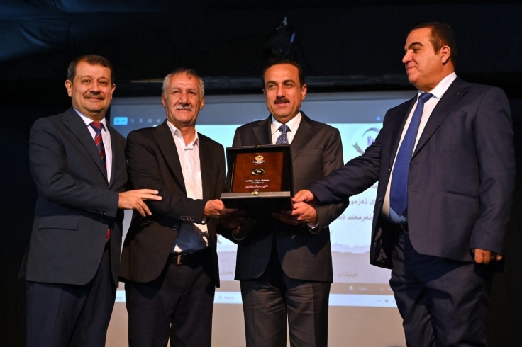 هەولێر …  لە پایی  ئەزموون و بەخششی رێزلێنان پێشكەش بە هونەرمەند ( ئەیام ئەکرەم ) كرا