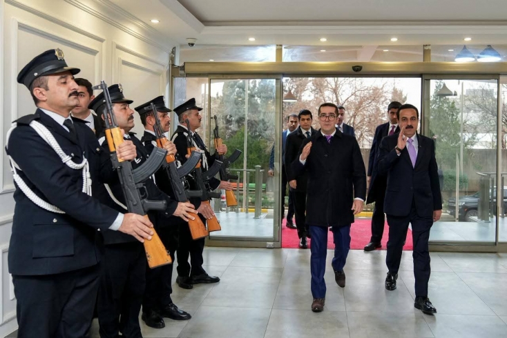ئەمڕۆ پێنجشەممە ٢٩ـی کانوونی دووەمی ٢٠٢٦ لە شاری هەولێر، بەڕێز مەلامستەفا بارزانی سەردانی دیوانی پارێزگای هەولێری کرد و لەلایەن بەڕێز ئۆمێد خۆشناو پارێزگاری هەولێر پێشوازی لێکرا.