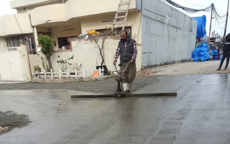 شەقڵاوە .. کۆنکریتکردنى چەند شەقامێک