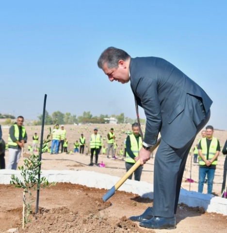 رئيس الحكومة يطلق مشروع الحزام الأخضر ويؤكد: مسيرة الازدهار في كوردستان بدأت وستستمر