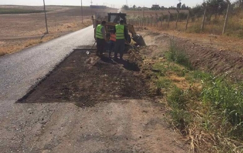 Paving and repair of several different places in the main roads (Jazhnikan_Sarkawr_Zrari and Erbil-Kirkuk Road near Karachnagha village) 