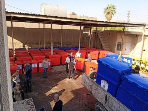 Placing of (200) garbage containers  in the markets and public streets of Erbil city