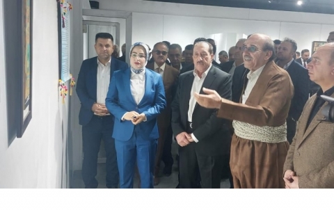 إفتتاح معرض تشكيلي في أربيل