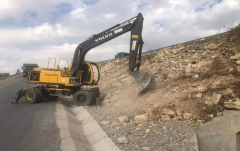   أربيل..ادارة المحافظة مستمرة في تنظيف المجاري و عبارات تصريف المياه 