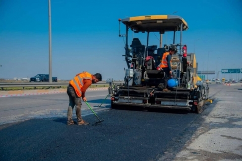 بە گوژمەی ٤٢٩ ملیۆن دینار لەسەر داهاتی ١٥٪ی سەرۆکایەتی شارەوانی هەولێر، کارکردن لەپرۆژەی رێکخستن و چاککردنەوەی شەقامی ١٢٠ مەتری