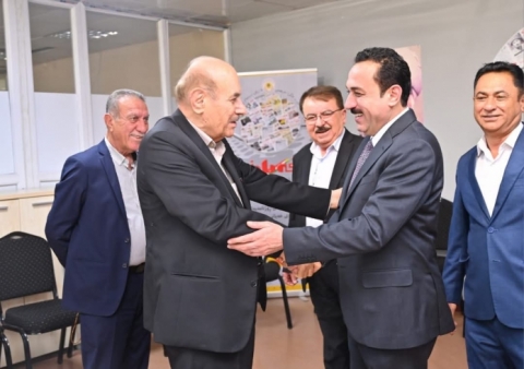 پارێزگاری هەولێر …. لە بارەگای رۆژنامەی خەبات، پیرۆزبایی لە سەرنوسەرو ستافی رۆژنامەکە دەکات