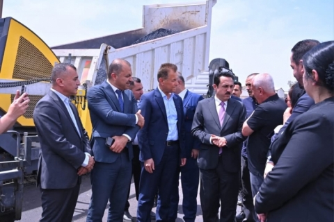 بە گوژمەی ( 5 ملیار دینار ) دەست بە جێبەجیکردنى پڕۆژەى نۆژەنکردنەوە و قیرتاوکردنى ڕێگاى ( هەولێر - خەبات ) کراوە