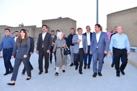 هه‌ولێر ... له‌سه‌ر قه‌ڵات پێشوازی له‌ ئه‌حمه‌د داود ئۆگلو سه‌رۆكی پارتی ئایندەی تورکیا كرا
