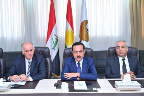 بەسەرپەرشتى پارێزگار، کۆبونەوەیەك لەگەڵ بەڕێوەبەرانى گشتیى فەرمانگەکانى سنوورى پارێزگاى هەولێر ئەنجامدرا