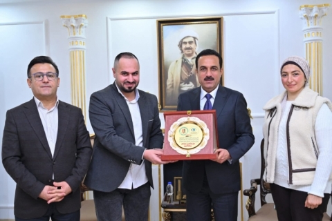پارێزگاری هه‌ولێر، له‌لایه‌ن سەندیکای ڕۆژنامەنووسان و راگه‌یاندكارانی عێراقی، وەکو کەسایەتی ساڵ دیاری کراو خه‌ڵاتی رێزلێنانی پێ به‌خشرا