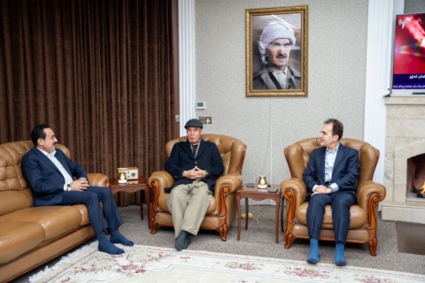بەرپرسی مەکتەبی ڕێکخستنی پارێزگای هەولێرو پارێزگاری هەولێر، سەردانی تێکۆشەرو سیاسەتوان ( کاکەمین نەجار)یان کرد