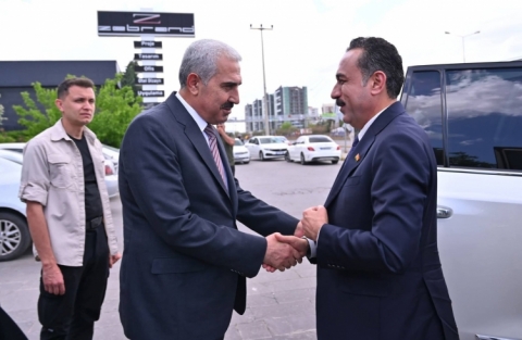 پارێزگاری هەولێر سەردانی بارەگای سەرەکی ئاکپارتی لە ئامەد دەکات