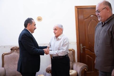 هەولێر … بۆ ئاگادار بوون لە رەوشی تەندورستی، پارێزگاری هەولێر سەردانی نوسەرو رۆشنبیر حەمە سالح فەرهادی کرد