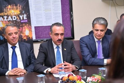 Van... Erbil Governor Visits DEM Party Headquarters