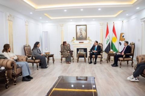 Governor of Erbil Receives Sanandaj Girls Group