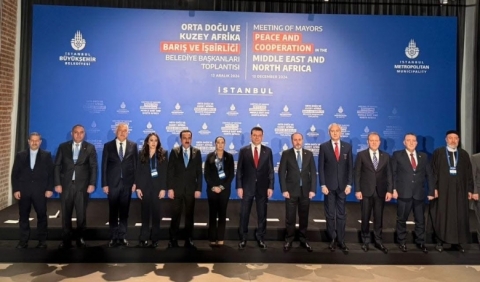  Istanbul... The first session of the meeting of Mayors for Peace and Cooperation in the Middle East and North Africa 