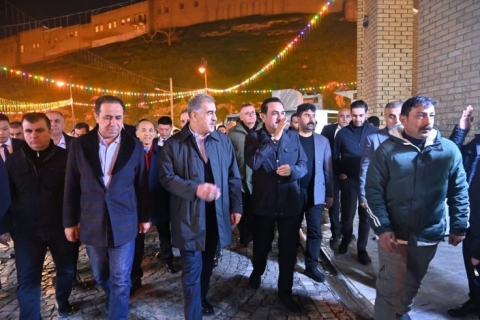 Erbil Governor and KRG Foreign Relations Chief, Accompanied by Consuls and Diplomatic Envoys, Tour Erbil Citadel and Bazaar on a Ramadan Evening Stroll