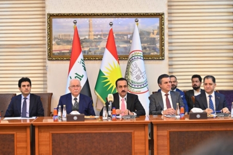  Under the supervision of the Governor of Erbil, a meeting was held between the Chamber of Commerce and delegations from the 
