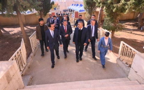 The governor of Erbil repairs the damage to the school in Suse village