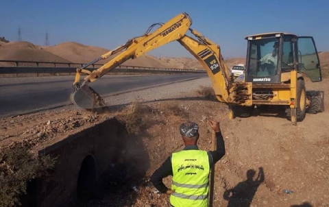 Cleaning the culverts and waterways of the main road (Erbil-Hawrazanafta-Gomespan) 