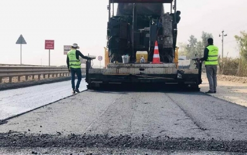Erbil... Paving of several places on the main road (Erbil - Makhmor)