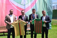 محافظا أربيل ودهوك يزوران نادي آمد سبور