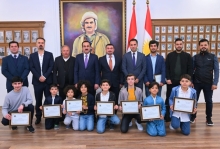 محافظ أربيل يكرم عددا من لاعبي التنس والرياضيين القدامى