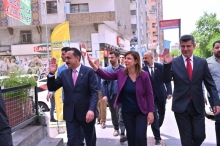 آمد... محافظا أربيل ودهوك يتجولان في أسواق المدينة برفقة الرئيسين المشتركين لبلدية 