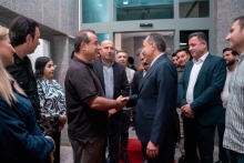 هەولێر…  پارێزگاری هەولێر قەڵغانی ڕێزلێنانی پێشکەش بە تۆری میدیایی کوردستان و دەرهێنەر محەمەدی حاجی قادر کرد
