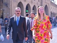 پارێزگارى هه‌ولێر و کونسوڵی بەریتانیا، سه‌ردانى چه‌ند شوێنێكى كولتوورى و مێژووییان لە بازاڕی قه‌یسه‌رى هەولێر كرد