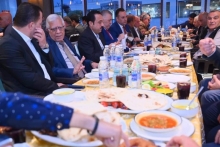 پارێزگاری هەولێر، بەربانگی لەگەڵ کەسایەتییەکانی هەولێری و کاسبکارانی بازاڕی قەیسەری کردەوە
