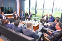 ديار بكر.. محافظ أربيل يزور مصنعاً لصناعة الكرتون